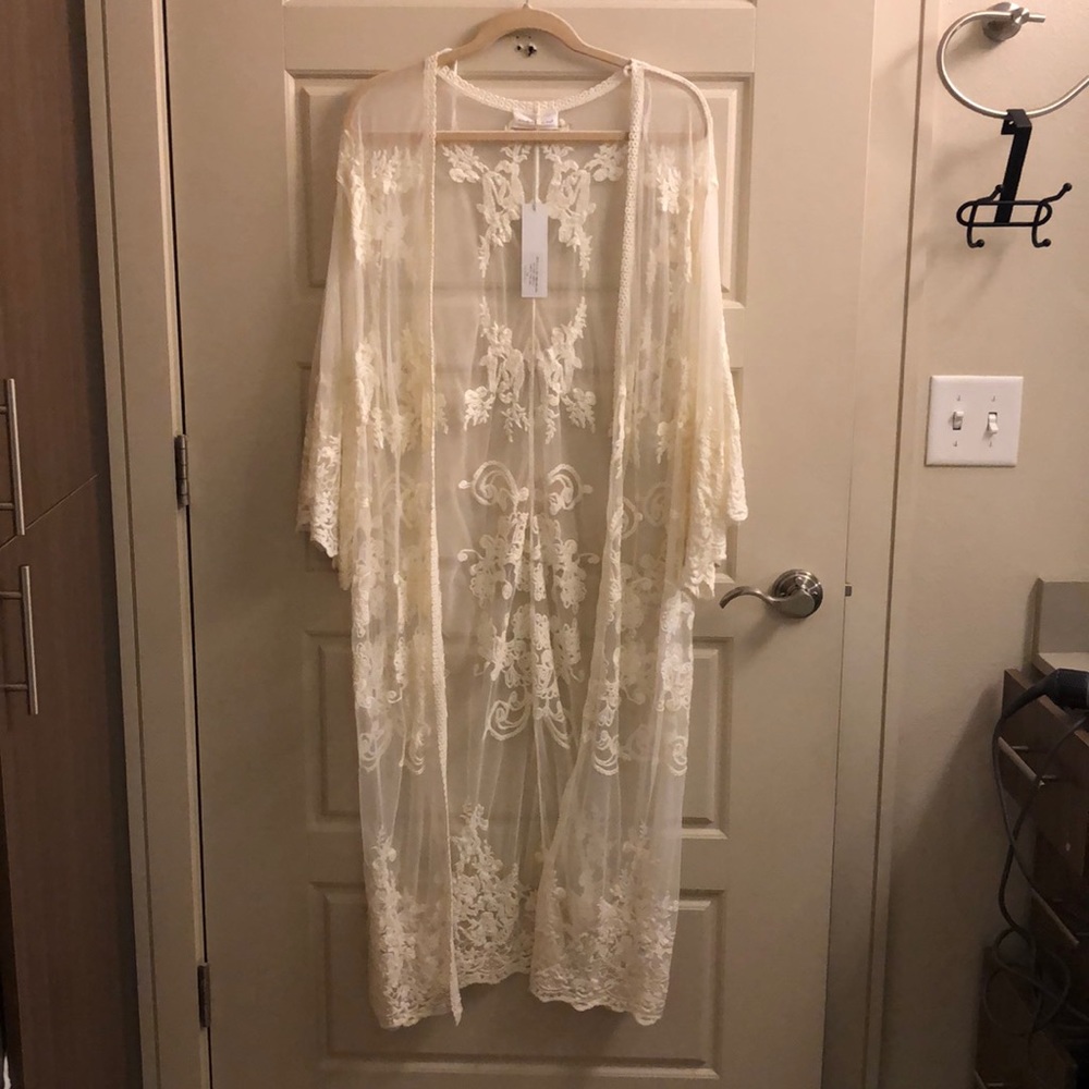 Brand new lace embroidered duster